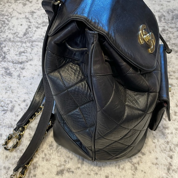 Vintage Authentic Chanel backpack CC logo - Picture 4 of 12